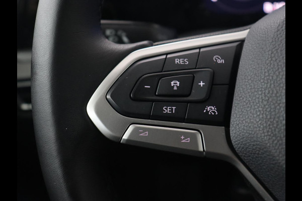 Volkswagen Golf 1.5 TSI | Carplay | Navigatie | Sfeerverlichting | Memory | Sportstoelen | Stoelverwarming | LED | Lane assist | Adaptive cruise | Climate control