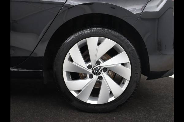 Volkswagen Golf 1.5 TSI | Carplay | Navigatie | Sfeerverlichting | Memory | Sportstoelen | Stoelverwarming | LED | Lane assist | Adaptive cruise | Climate control