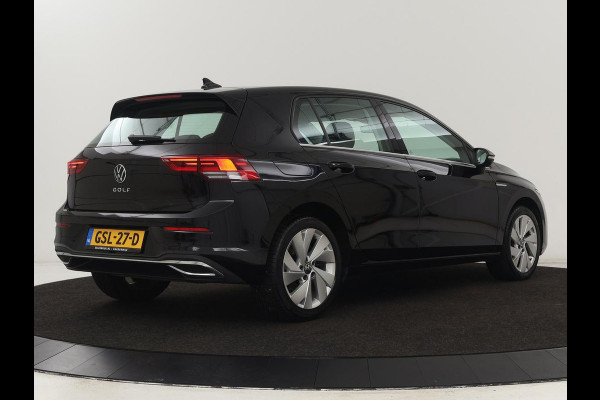 Volkswagen Golf 1.5 TSI | Carplay | Navigatie | Sfeerverlichting | Memory | Sportstoelen | Stoelverwarming | LED | Lane assist | Adaptive cruise | Climate control