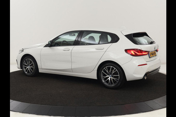 BMW 1-serie 118i High Executive | Sport line | Automaat | Carplay | Navigatie | DAB | Sfeerverlichting | Stoelverwarming | Climate controle | Cruise control | Half Leder