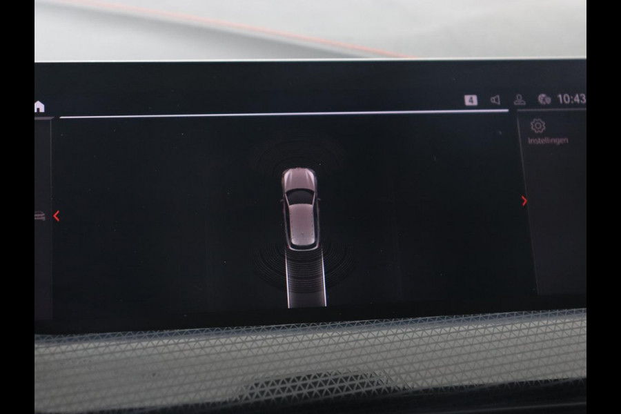 BMW 1-serie 118i High Executive | Sport line | Automaat | Carplay | Navigatie | DAB | Sfeerverlichting | Stoelverwarming | Climate controle | Cruise control | Half Leder