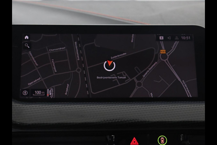 BMW 1-serie 118i High Executive | Sport line | Automaat | Carplay | Navigatie | DAB | Sfeerverlichting | Stoelverwarming | Climate controle | Cruise control | Half Leder