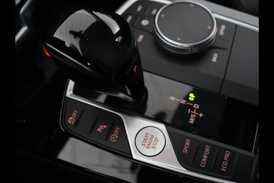 BMW 1-serie 118i High Executive | Sport line | Automaat | Carplay | Navigatie | DAB | Sfeerverlichting | Stoelverwarming | Climate controle | Cruise control | Half Leder