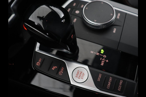 BMW 1-serie 118i High Executive | Sport line | Automaat | Carplay | Navigatie | DAB | Sfeerverlichting | Stoelverwarming | Climate controle | Cruise control | Half Leder
