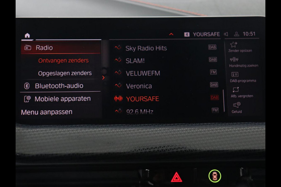 BMW 1-serie 118i High Executive | Sport line | Automaat | Carplay | Navigatie | DAB | Sfeerverlichting | Stoelverwarming | Climate controle | Cruise control | Half Leder