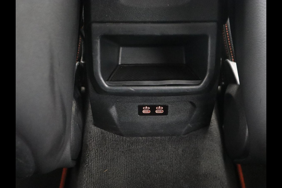 BMW 1-serie 118i High Executive | Sport line | Automaat | Carplay | Navigatie | DAB | Sfeerverlichting | Stoelverwarming | Climate controle | Cruise control | Half Leder