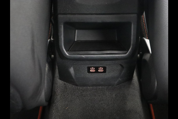 BMW 1-serie 118i High Executive | Sport line | Automaat | Carplay | Navigatie | DAB | Sfeerverlichting | Stoelverwarming | Climate controle | Cruise control | Half Leder