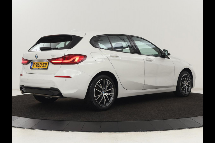 BMW 1-serie 118i High Executive | Sport line | Automaat | Carplay | Navigatie | DAB | Sfeerverlichting | Stoelverwarming | Climate controle | Cruise control | Half Leder