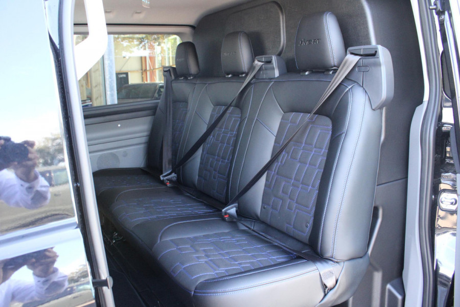 Ford Transit Custom 320 2.5 PHEV L2H1 MS-RT DC 233pk | | Dubbele Cabine | Dubbele zijschuifdeur | Inklapbare trekhaak | Navigatie systeem | Adaptieve LED koplampen met verblindingsvrij grootlicht | Bekleding zijwand en achterdeuren (volledig)