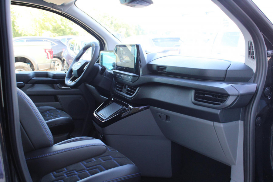 Ford Transit Custom 320 2.5 PHEV L2H1 MS-RT DC 233pk | | Dubbele Cabine | Dubbele zijschuifdeur | Inklapbare trekhaak | Navigatie systeem | Adaptieve LED koplampen met verblindingsvrij grootlicht | Bekleding zijwand en achterdeuren (volledig)