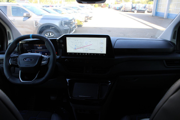 Ford Transit Custom 320 2.5 PHEV L2H1 MS-RT DC 233pk | | Dubbele Cabine | Dubbele zijschuifdeur | Inklapbare trekhaak | Navigatie systeem | Adaptieve LED koplampen met verblindingsvrij grootlicht | Bekleding zijwand en achterdeuren (volledig)