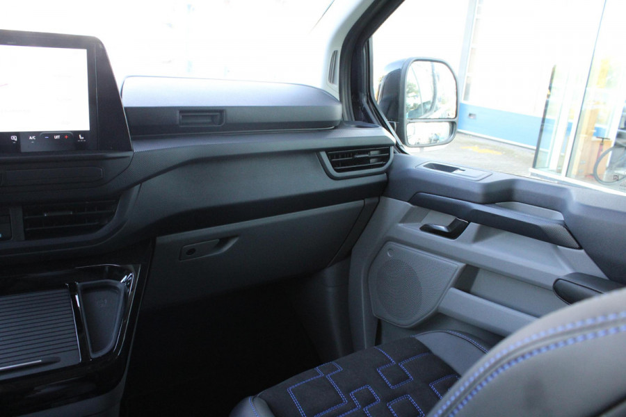 Ford Transit Custom 320 2.5 PHEV L2H1 MS-RT DC 233pk | | Dubbele Cabine | Dubbele zijschuifdeur | Inklapbare trekhaak | Navigatie systeem | Adaptieve LED koplampen met verblindingsvrij grootlicht | Bekleding zijwand en achterdeuren (volledig)