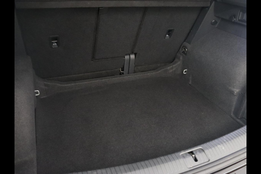 Volkswagen Tiguan 1.5 TSI R-Line Business+ | Automaat | Trekhaak | Carplay | Stoelverwarming | Stuurverwarming | Adaptive Cruise | LED | Sfeerverlichting | Climate controle | LMV 20 inch