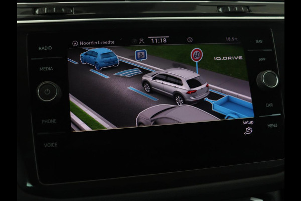 Volkswagen Tiguan 1.5 TSI R-Line Business+ | Automaat | Trekhaak | Carplay | Stoelverwarming | Stuurverwarming | Adaptive Cruise | LED | Sfeerverlichting | Climate controle | LMV 20 inch
