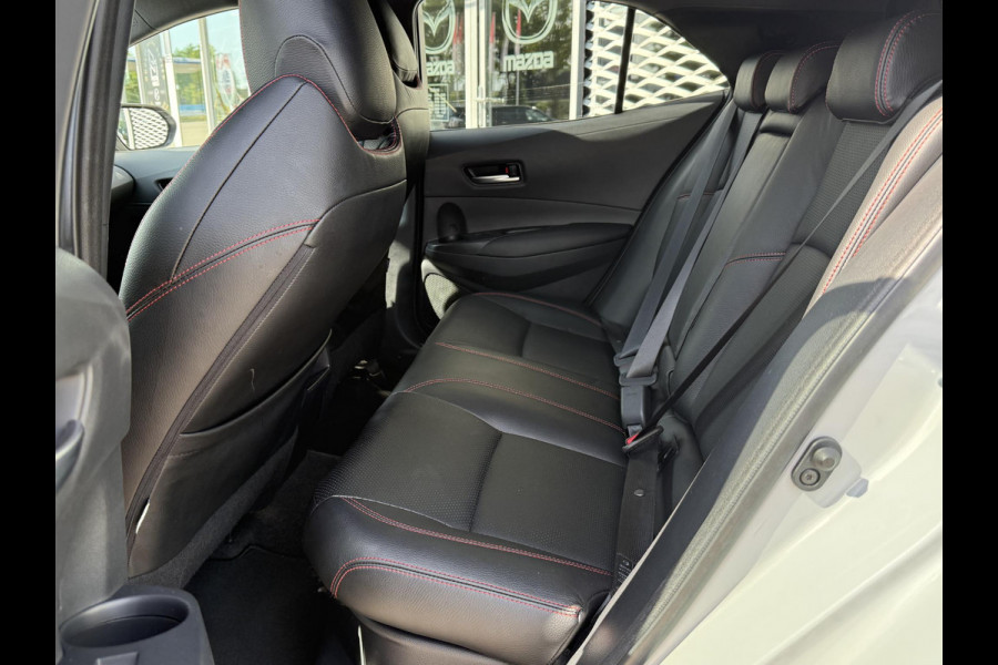Toyota Corolla 2.0 Hybrid GR-Sport | 10 JAAR GARANTIE! | CAMERA | CARPLAY | KEYLESS |