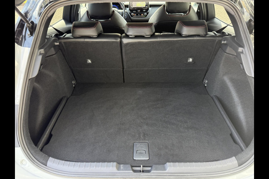Toyota Corolla 2.0 Hybrid GR-Sport | 10 JAAR GARANTIE! | CAMERA | CARPLAY | KEYLESS |