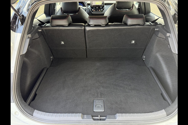 Toyota Corolla 2.0 Hybrid GR-Sport | 10 JAAR GARANTIE! | CAMERA | CARPLAY | KEYLESS |