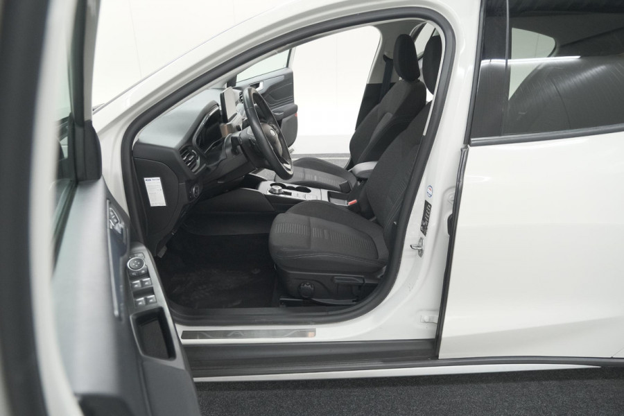 Ford Focus 1.5 EcoBoost Active Business | Lage Kilometerstand | Navigatie | Parkeersensoren | Apple Carplay