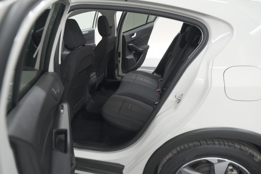 Ford Focus 1.5 EcoBoost Active Business | Lage Kilometerstand | Navigatie | Parkeersensoren | Apple Carplay