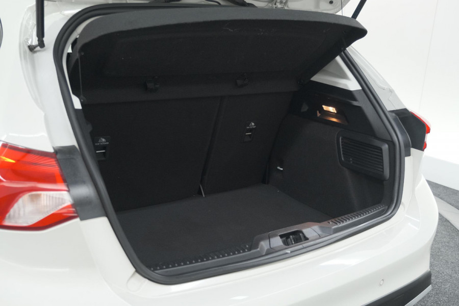 Ford Focus 1.5 EcoBoost Active Business | Lage Kilometerstand | Navigatie | Parkeersensoren | Apple Carplay