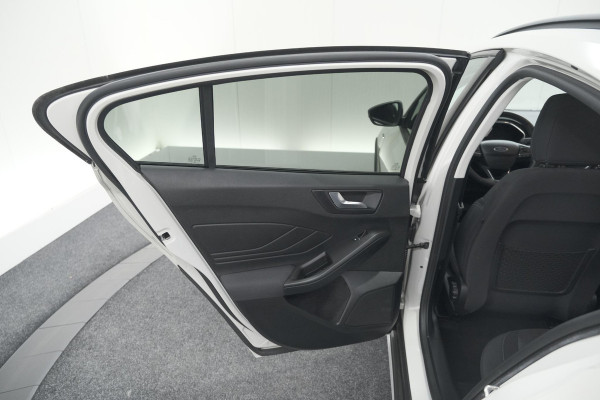 Ford Focus 1.5 EcoBoost Active Business | Lage Kilometerstand | Navigatie | Parkeersensoren | Apple Carplay