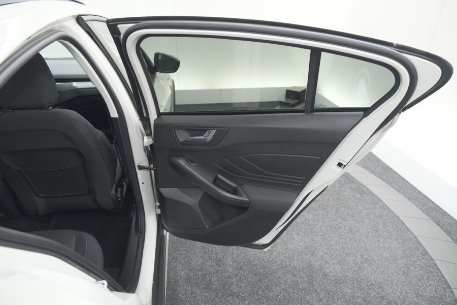Ford Focus 1.5 EcoBoost Active Business | Lage Kilometerstand | Navigatie | Parkeersensoren | Apple Carplay