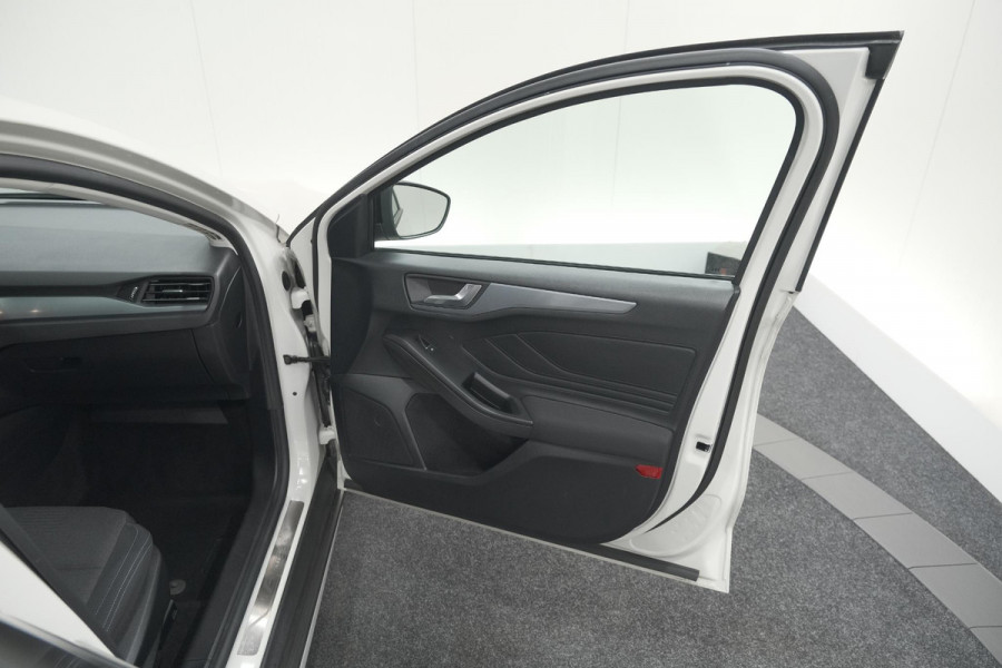 Ford Focus 1.5 EcoBoost Active Business | Lage Kilometerstand | Navigatie | Parkeersensoren | Apple Carplay