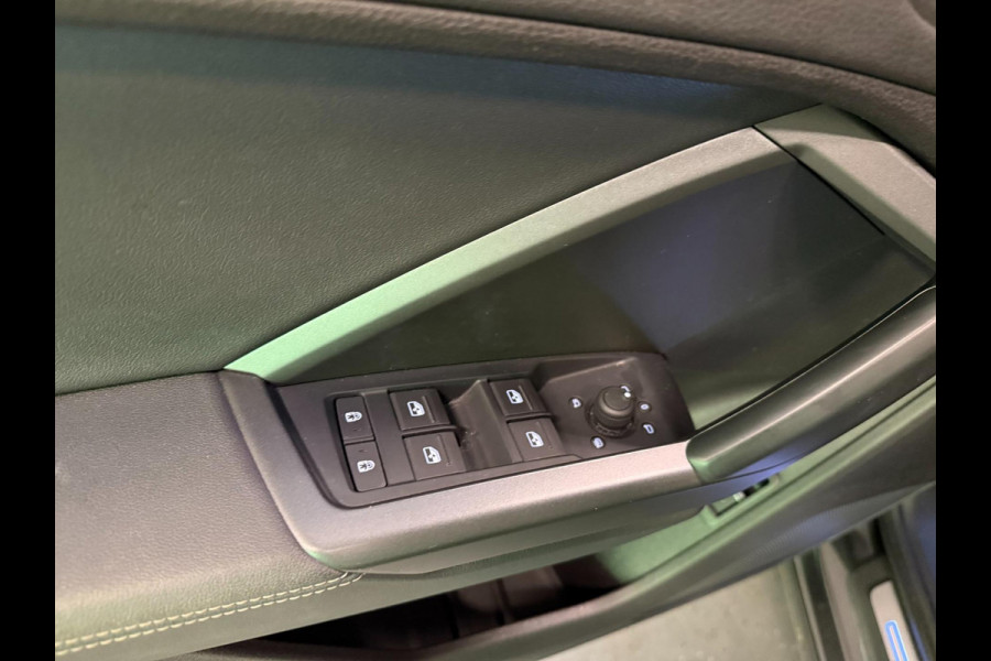 Audi Q3 Sportback 45 TFSI e 2X S-LINE BLACKLINE 20'' V-COCKPIT/NAVI/DAB/LED/CAM/ECC/PDC/CRUISE///