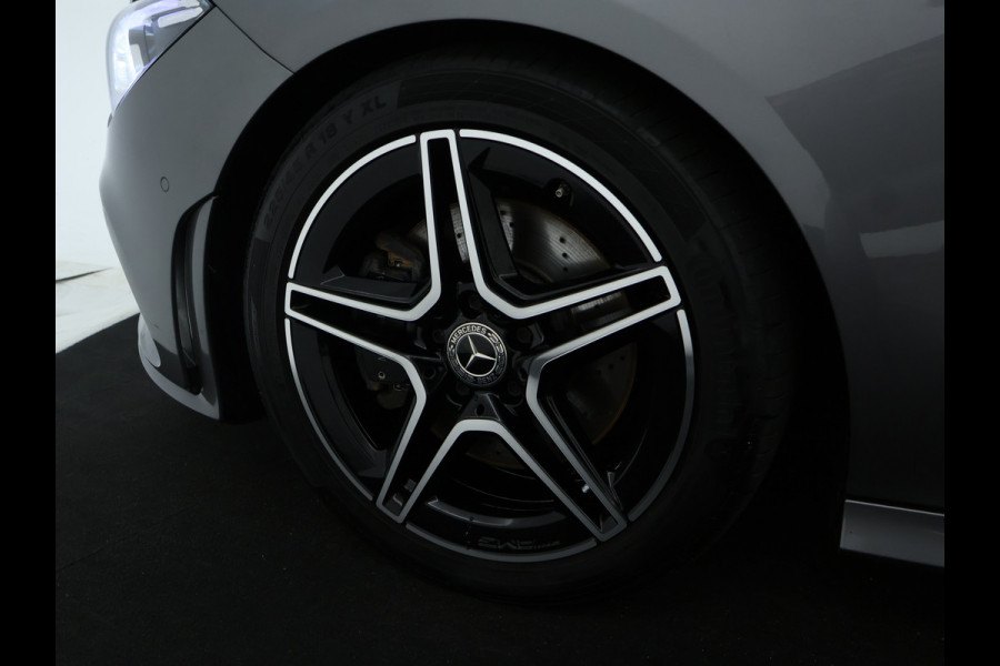 Mercedes-Benz CLA-Klasse Shooting Brake 200 Business Solution AMG Panoramadak | 5 spaaks lichtmetalen velgen | elct. bed. voorstoelen met memory | parking support met camera achter | Inclusief 24 maanden MB Certified garantie voor Europa.