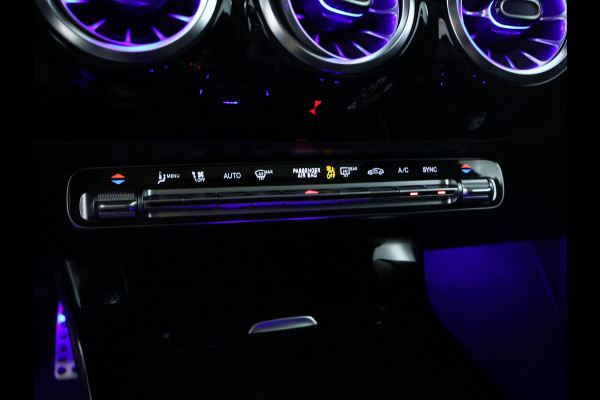 Mercedes-Benz CLA-Klasse Shooting Brake 200 Business Solution AMG Panoramadak | 5 spaaks lichtmetalen velgen | elct. bed. voorstoelen met memory | parking support met camera achter | Inclusief 24 maanden MB Certified garantie voor Europa.