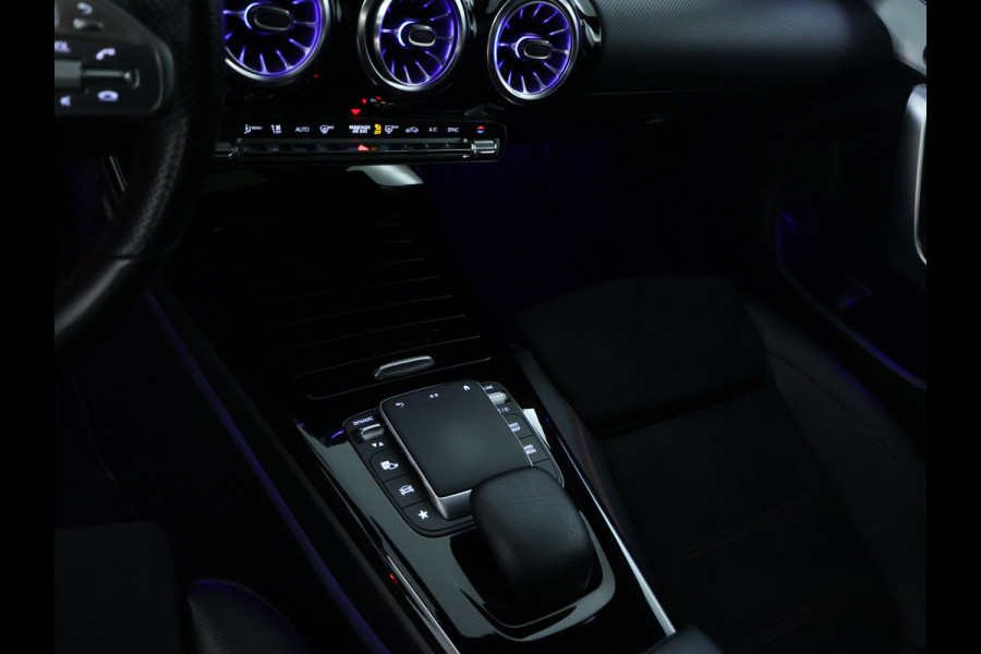 Mercedes-Benz CLA-Klasse Shooting Brake 200 Business Solution AMG Panoramadak | 5 spaaks lichtmetalen velgen | elct. bed. voorstoelen met memory | parking support met camera achter | Inclusief 24 maanden MB Certified garantie voor Europa.