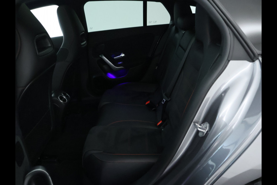 Mercedes-Benz CLA-Klasse Shooting Brake 200 Business Solution AMG Panoramadak | 5 spaaks lichtmetalen velgen | elct. bed. voorstoelen met memory | parking support met camera achter | Inclusief 24 maanden MB Certified garantie voor Europa.