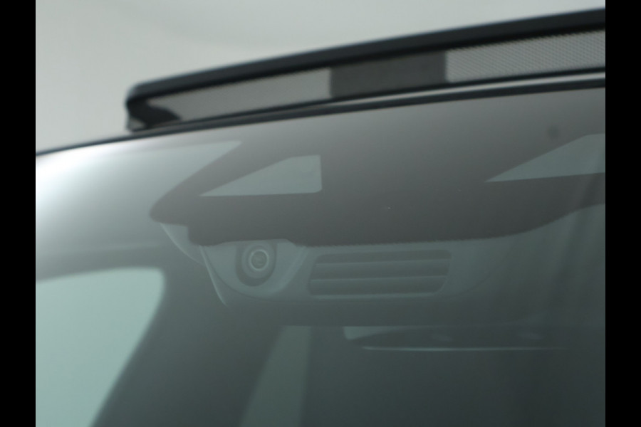 Mercedes-Benz CLA-Klasse Shooting Brake 200 Business Solution AMG Panoramadak | 5 spaaks lichtmetalen velgen | elct. bed. voorstoelen met memory | parking support met camera achter | Inclusief 24 maanden MB Certified garantie voor Europa.