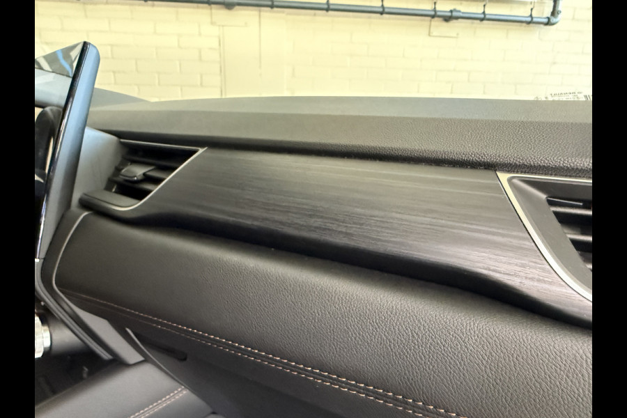 Renault Captur 1.6 E-Tech Plug-in Hybrid 160 Initiale Paris Groot navi | Bose | Leder | 18" | Camera | Volledig Dealer onderhouden!