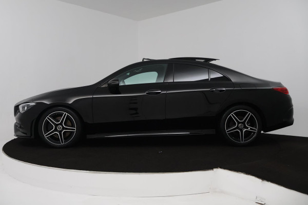 Mercedes-Benz CLA-Klasse 200 Business Solution AMG (PANORAMADAK, SFEERVERLICHTING, STOELVERWARMING, CAMERA, PARKEERSENSOREN)