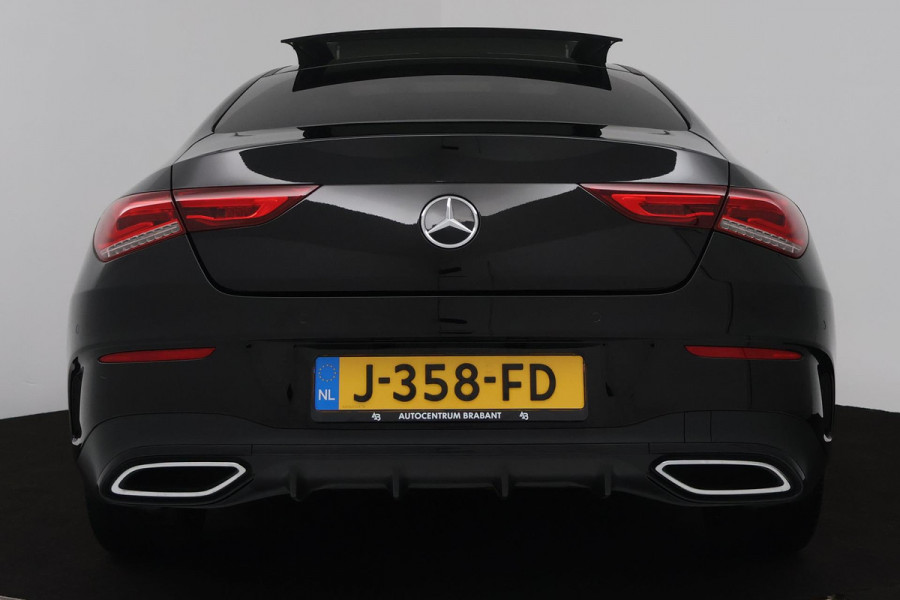 Mercedes-Benz CLA-Klasse 200 Business Solution AMG (PANORAMADAK, SFEERVERLICHTING, STOELVERWARMING, CAMERA, PARKEERSENSOREN)