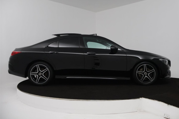 Mercedes-Benz CLA-Klasse 200 Business Solution AMG (PANORAMADAK, SFEERVERLICHTING, STOELVERWARMING, CAMERA, PARKEERSENSOREN)