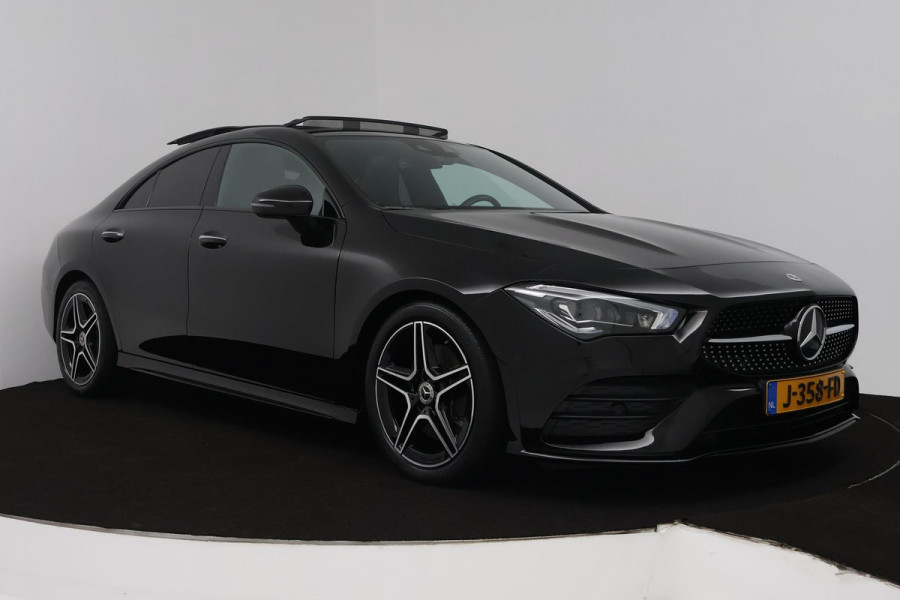 Mercedes-Benz CLA-Klasse 200 Business Solution AMG (PANORAMADAK, SFEERVERLICHTING, STOELVERWARMING, CAMERA, PARKEERSENSOREN)
