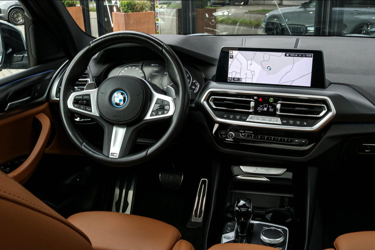 BMW X3 XDrive30e - M-SPORT - PANO - TREKHAAK - 30e