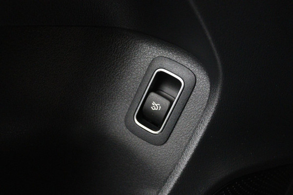Mercedes-Benz A-Klasse 180 Business Solution Luxury (PANORAMADAK, SFEERVERLICHTING, STOELVERWARMING, ELEKTR STOELEN, CAMERA)