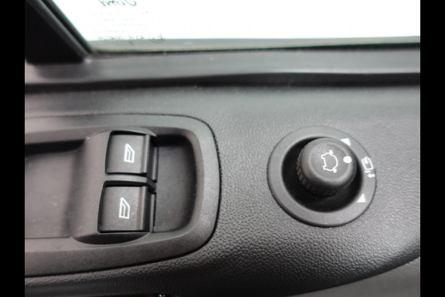 Ford Transit Custom 300 2.0 TDCI L2H1 Limited Dubbele Cabine Navi Airco 2 Schuifdeuren Trekhaak PDC voor & achter Carplay DAB