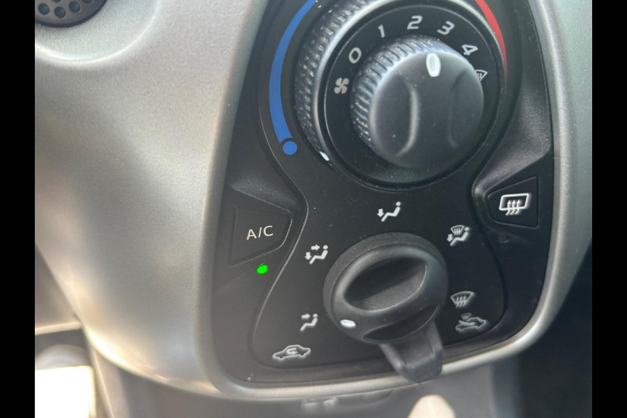 Citroën C1 1.0 e-VTi Selection 5drs | Rijklaar geleverd incl 12 maanden BOVAG garantie! |