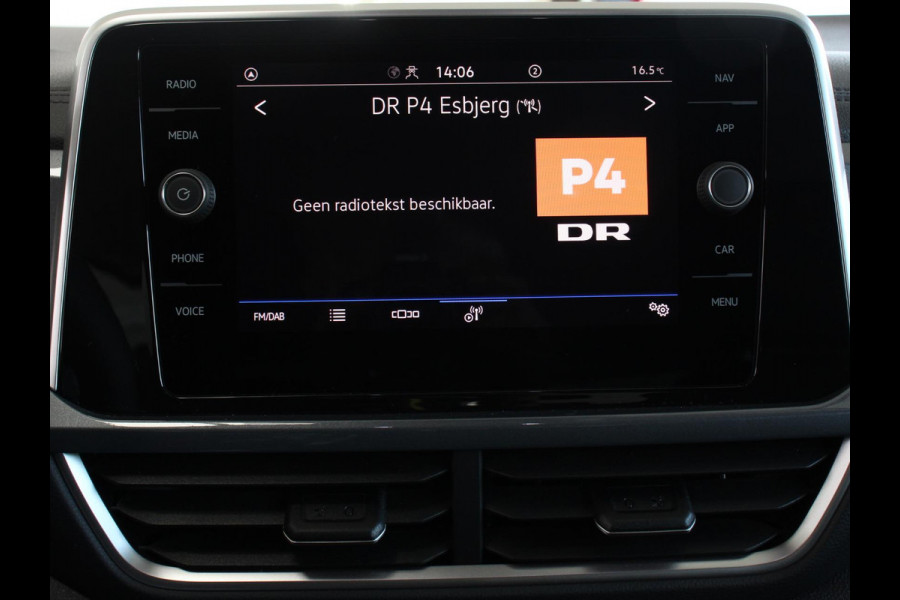 Volkswagen T-Roc 1.5 TSI Style Climate control Adaptive cruise control Navigatie Lichtmetalen Velgen Airco Parkeer sensoren Achteruitrijcamera Apple Carplay/ Android Auto