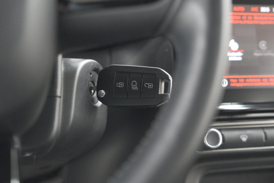 Citroën C3 PureTech 82 Feel Edition | Parkeersensoren | Apple Carplay | Stoelverwarming | 16 Inch Lichtmetalen Velgen