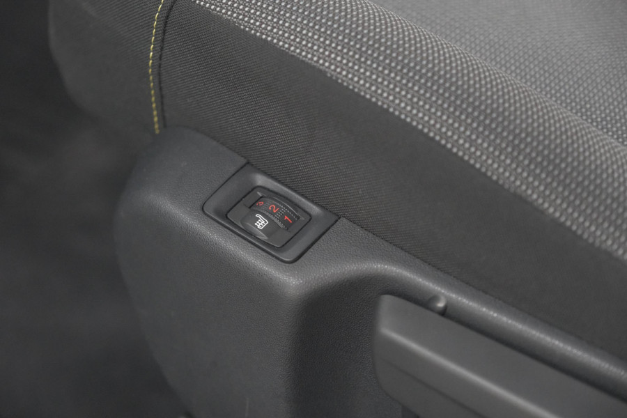Citroën C3 PureTech 82 Feel Edition | Parkeersensoren | Apple Carplay | Stoelverwarming | 16 Inch Lichtmetalen Velgen
