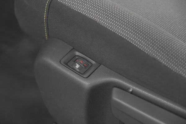 Citroën C3 PureTech 82 Feel Edition | Parkeersensoren | Apple Carplay | Stoelverwarming | 16 Inch Lichtmetalen Velgen