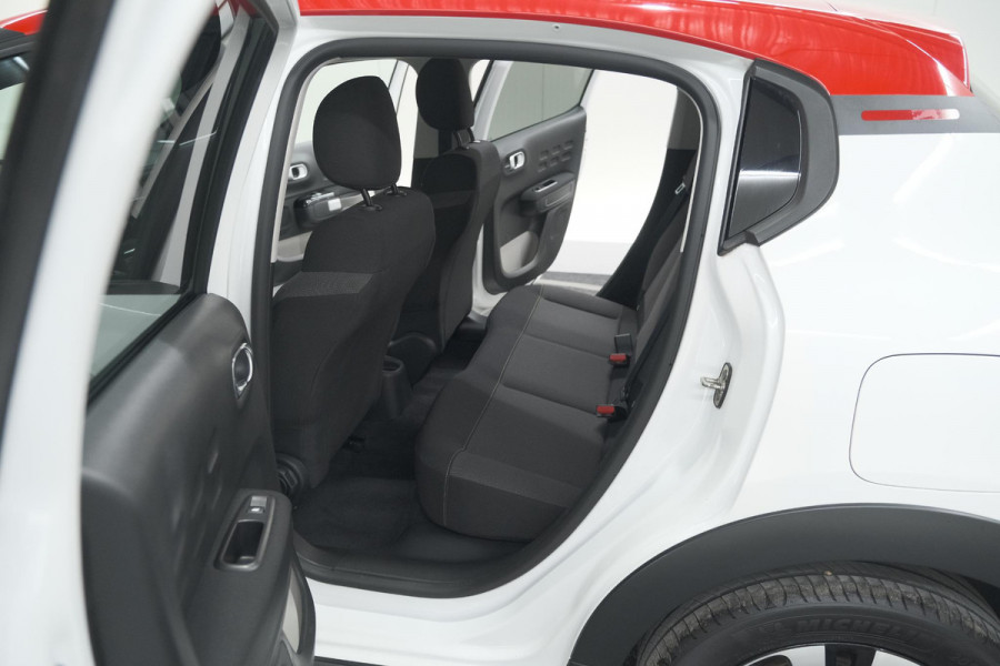 Citroën C3 PureTech 82 Feel Edition | Parkeersensoren | Apple Carplay | Stoelverwarming | 16 Inch Lichtmetalen Velgen