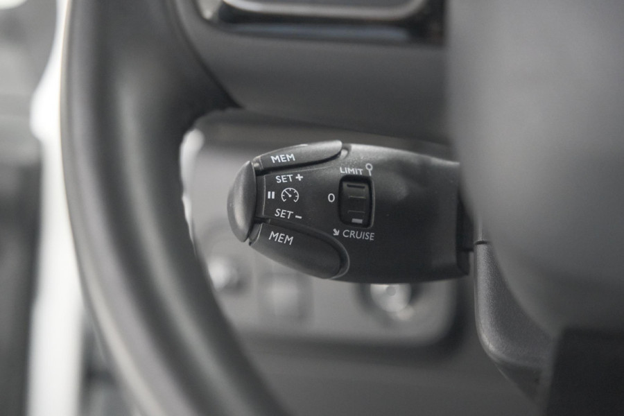 Citroën C3 PureTech 82 Feel Edition | Parkeersensoren | Apple Carplay | Stoelverwarming | 16 Inch Lichtmetalen Velgen