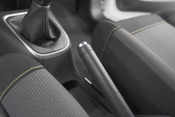 Citroën C3 PureTech 82 Feel Edition | Parkeersensoren | Apple Carplay | Stoelverwarming | 16 Inch Lichtmetalen Velgen