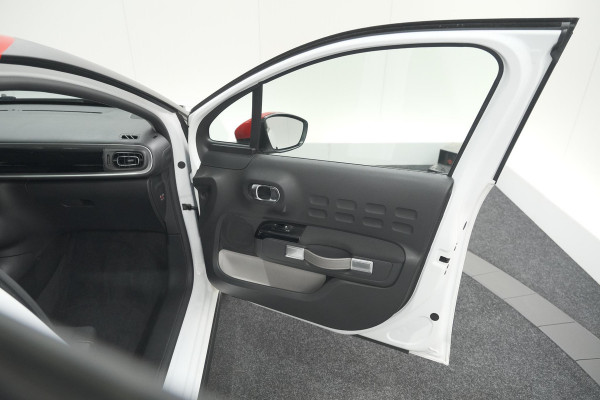 Citroën C3 PureTech 82 Feel Edition | Parkeersensoren | Apple Carplay | Stoelverwarming | 16 Inch Lichtmetalen Velgen